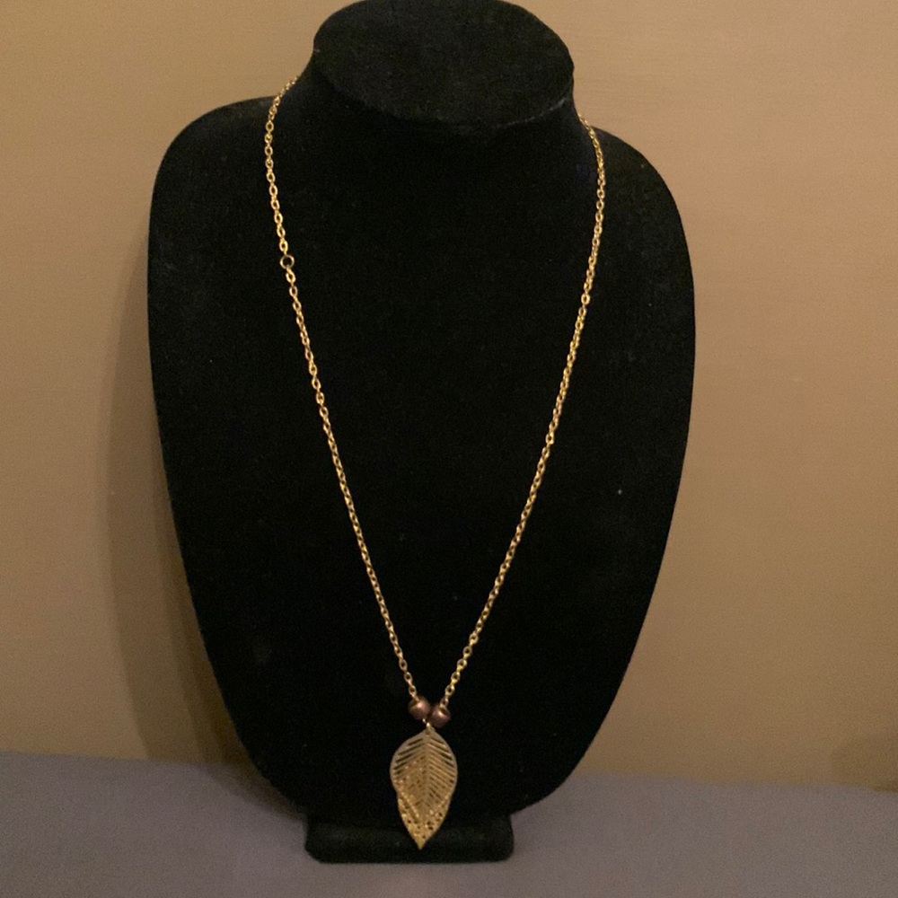 Costume gold leaf necklace